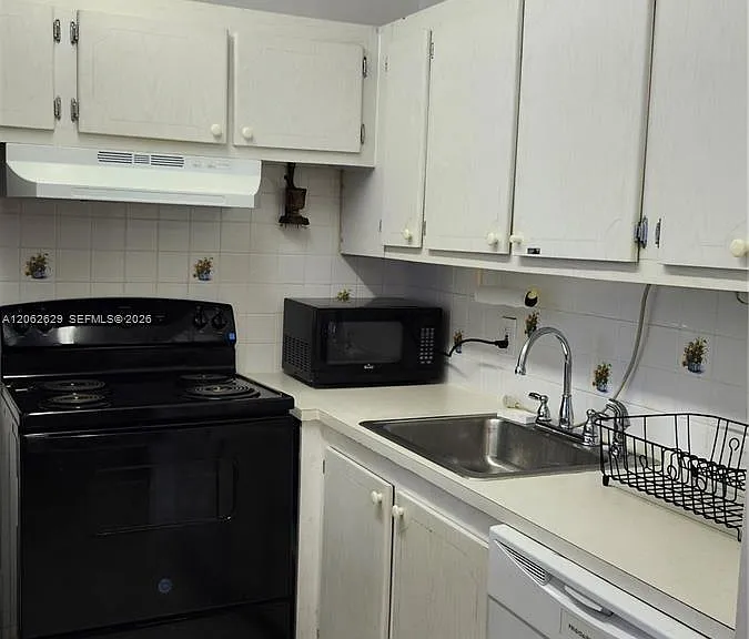 376 Durham #L — Photo 7
