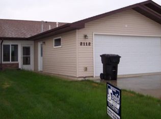 2112 Sand Creek Dr, Williston, ND 58801