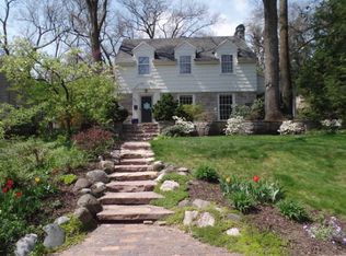 935 Rosewood Ave SE, East Grand Rapids, MI 49506