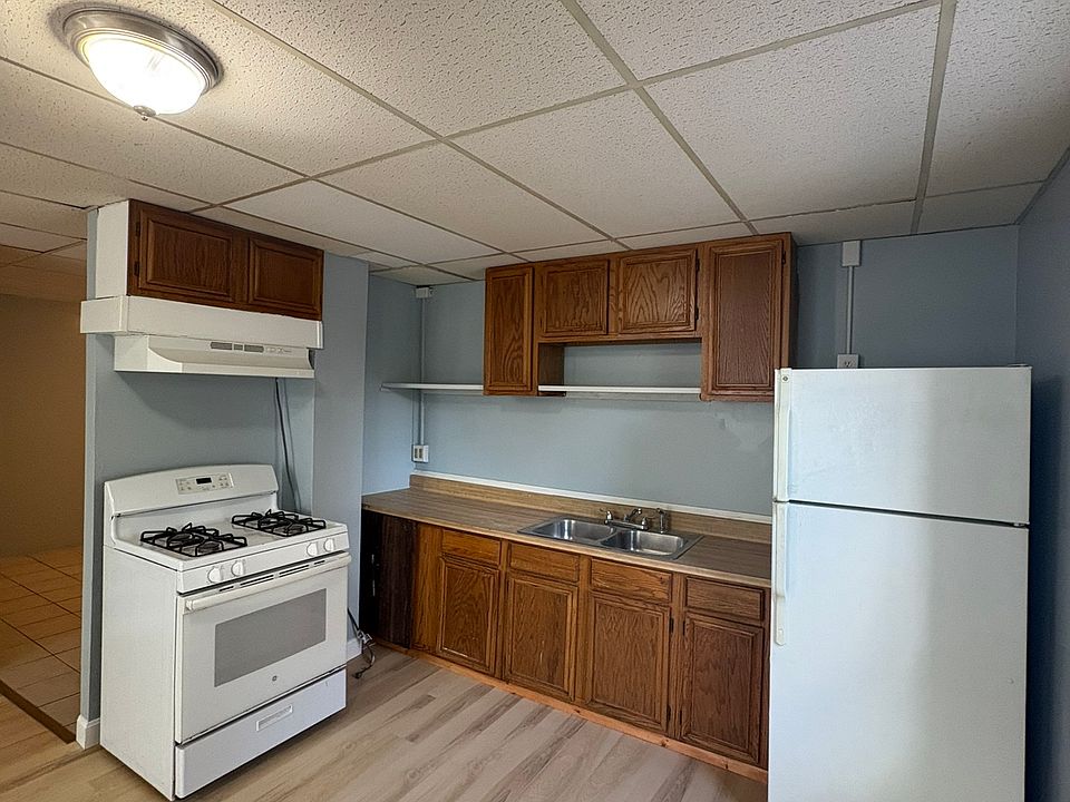 1st image of 24 Whipple St Floor 1