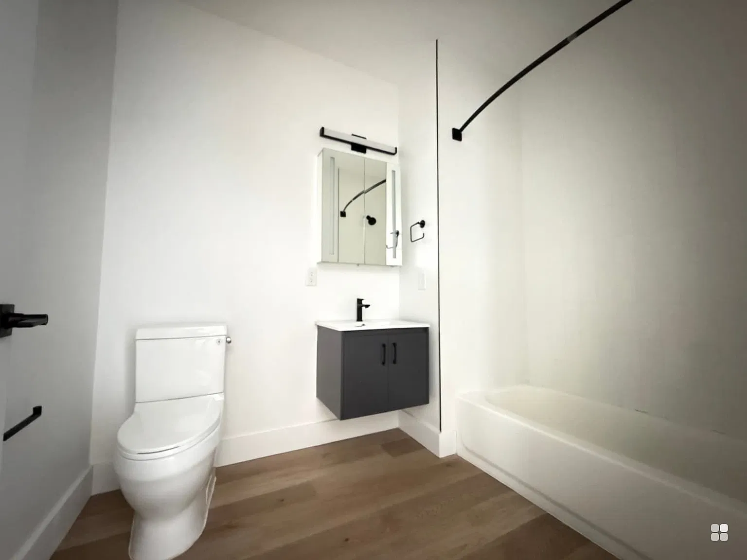 1 bed, 650 sqft, $2,400 — Photo 4