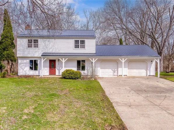 8051 Wren Dr, Macedonia, OH 44056