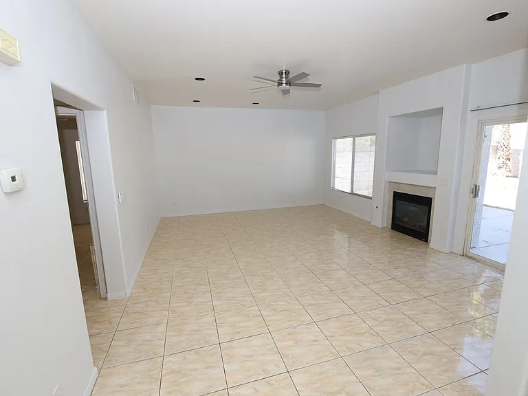 554 Campus Oaks Ct — Photo 7