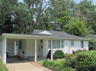 914 W Linden St, Carbondale, IL 62901