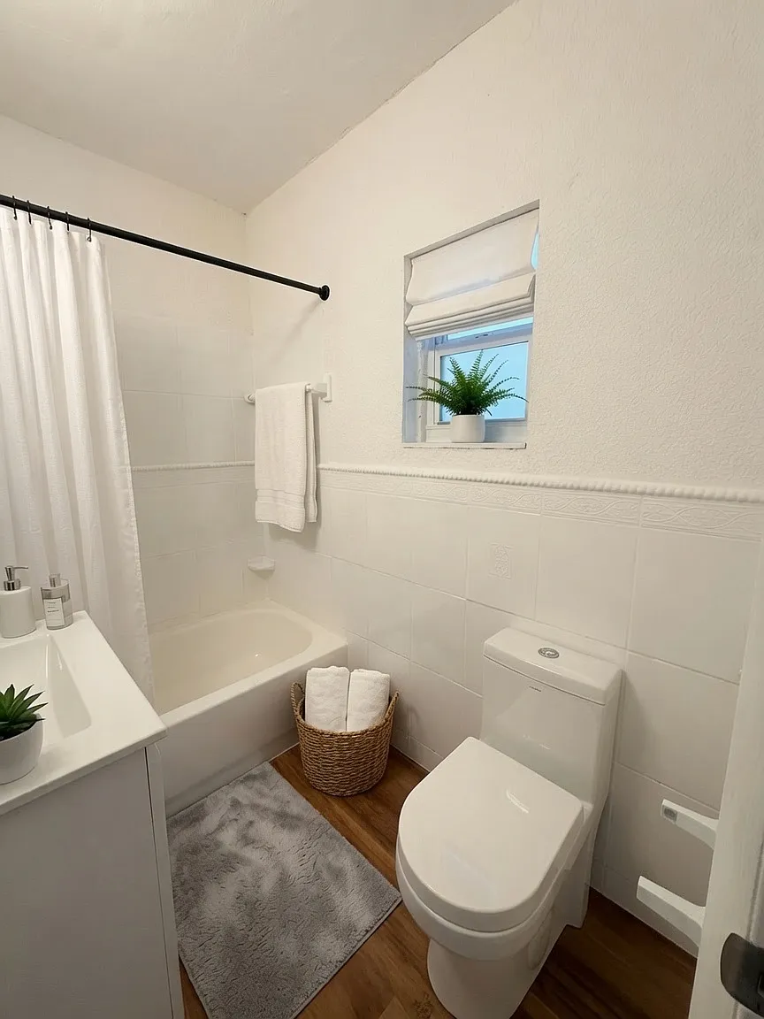 2 bed, 350 sqft, $1,900 — Photo 4