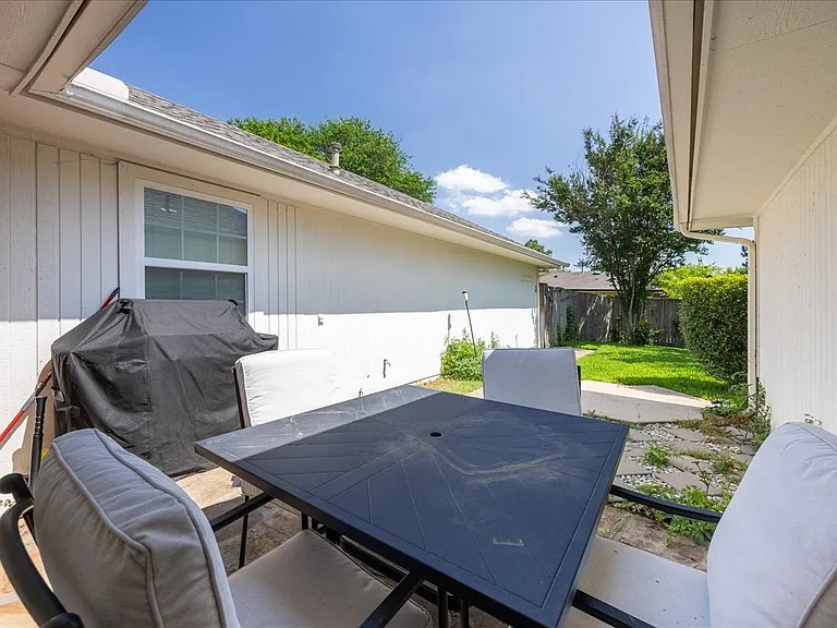 1405 Ivywood Dr — Photo 12