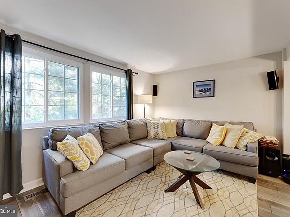 4th image of 5371 Harbor Court Dr