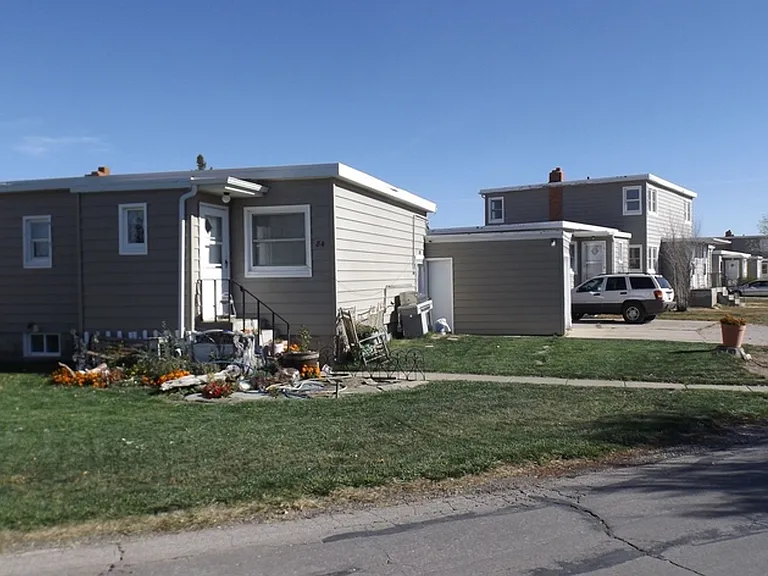 Hillcrest Apartments — Photo 10