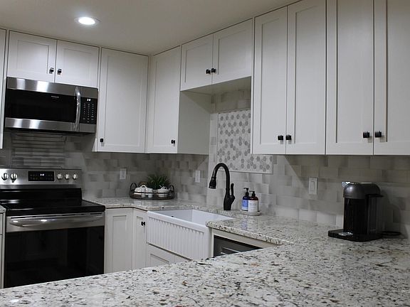 5th image of 2519 Pascoe Ln