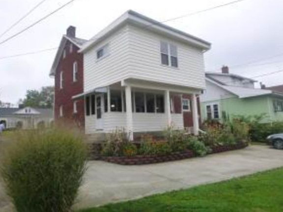 4th image of 294 N 11th St