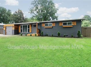 608 NW K St, Bentonville, AR 72712