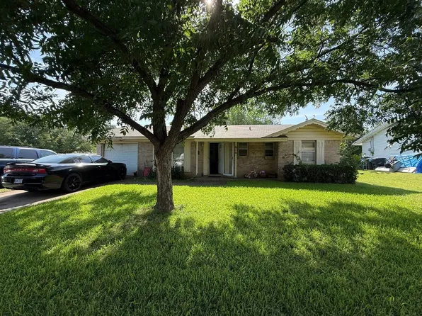 616 Stonewall Dr, Euless, TX 76039