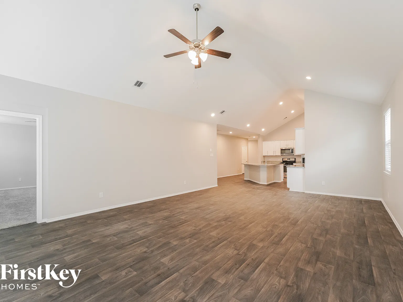 4 bed, 2.0 bath, 2124 sqft, $2,350 — Photo 4