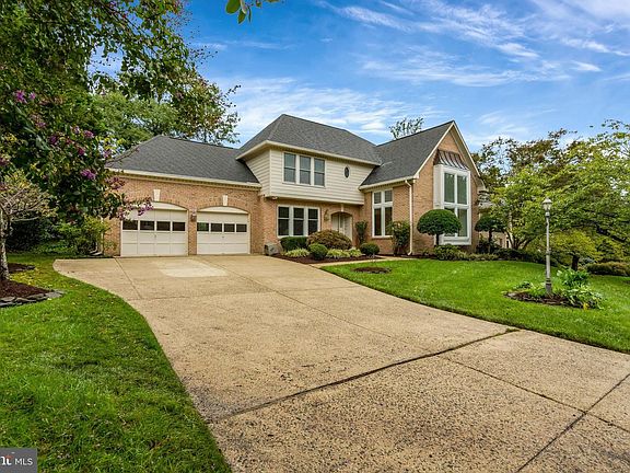 2nd image of 3908 Laro Ct