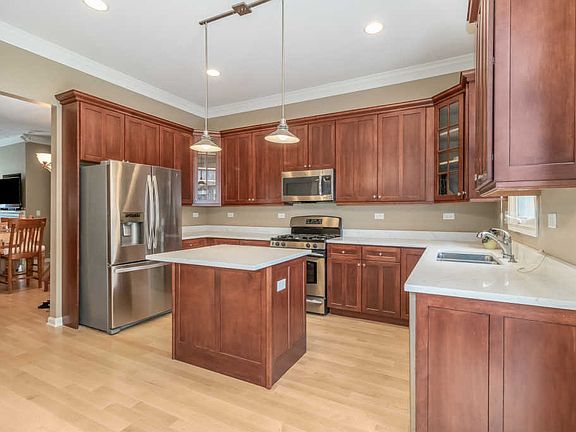 3rd image of 255 W Wood St