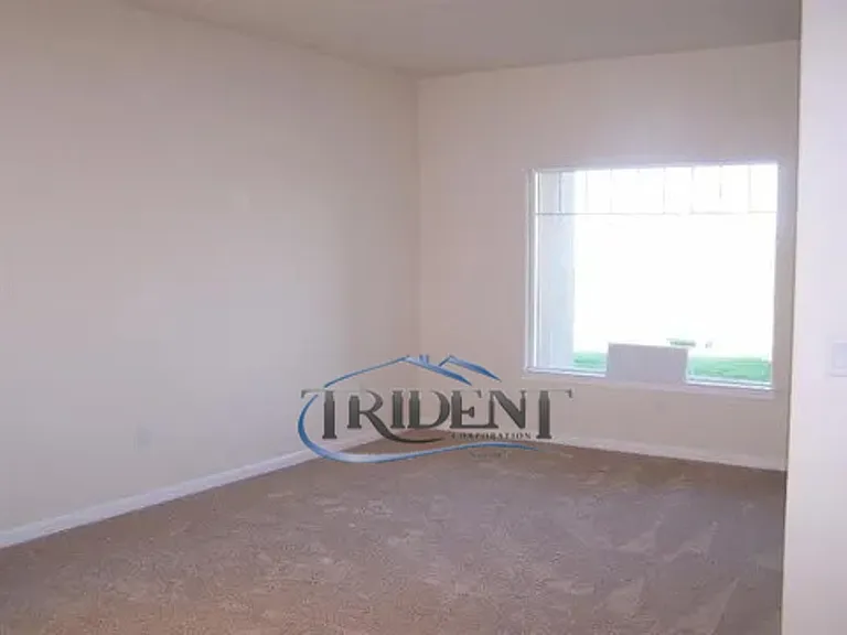 2092 Moss Glen Loop — Photo 2