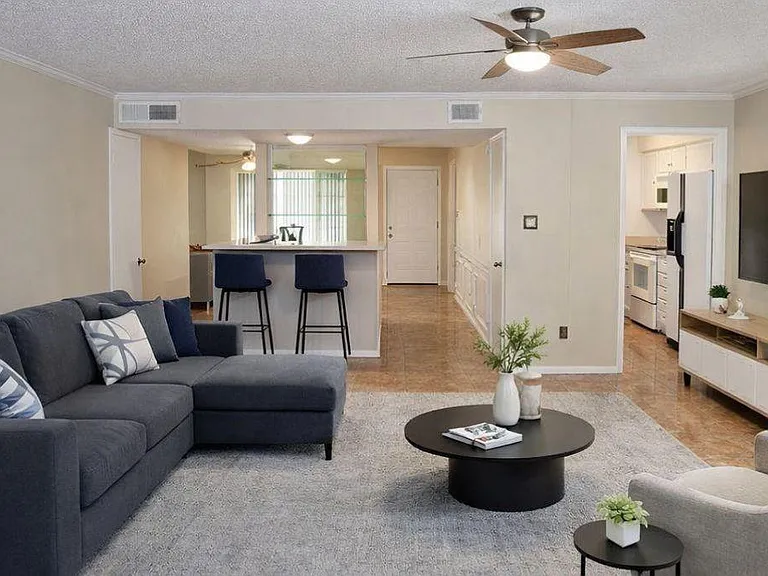 8351 Ariel St — Photo 2