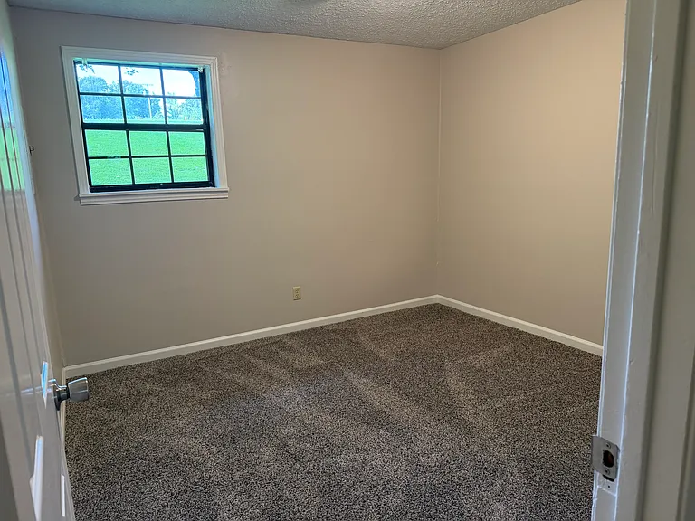 100 Sherry Ln #6 — Photo 6
