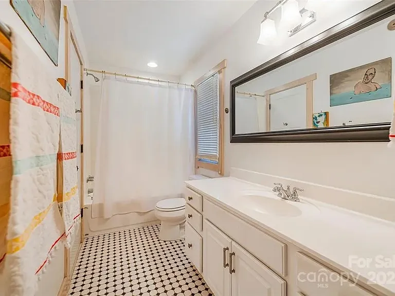 14 Drake St — Photo 4