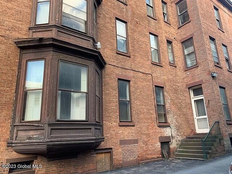 4th image of 281 State Street