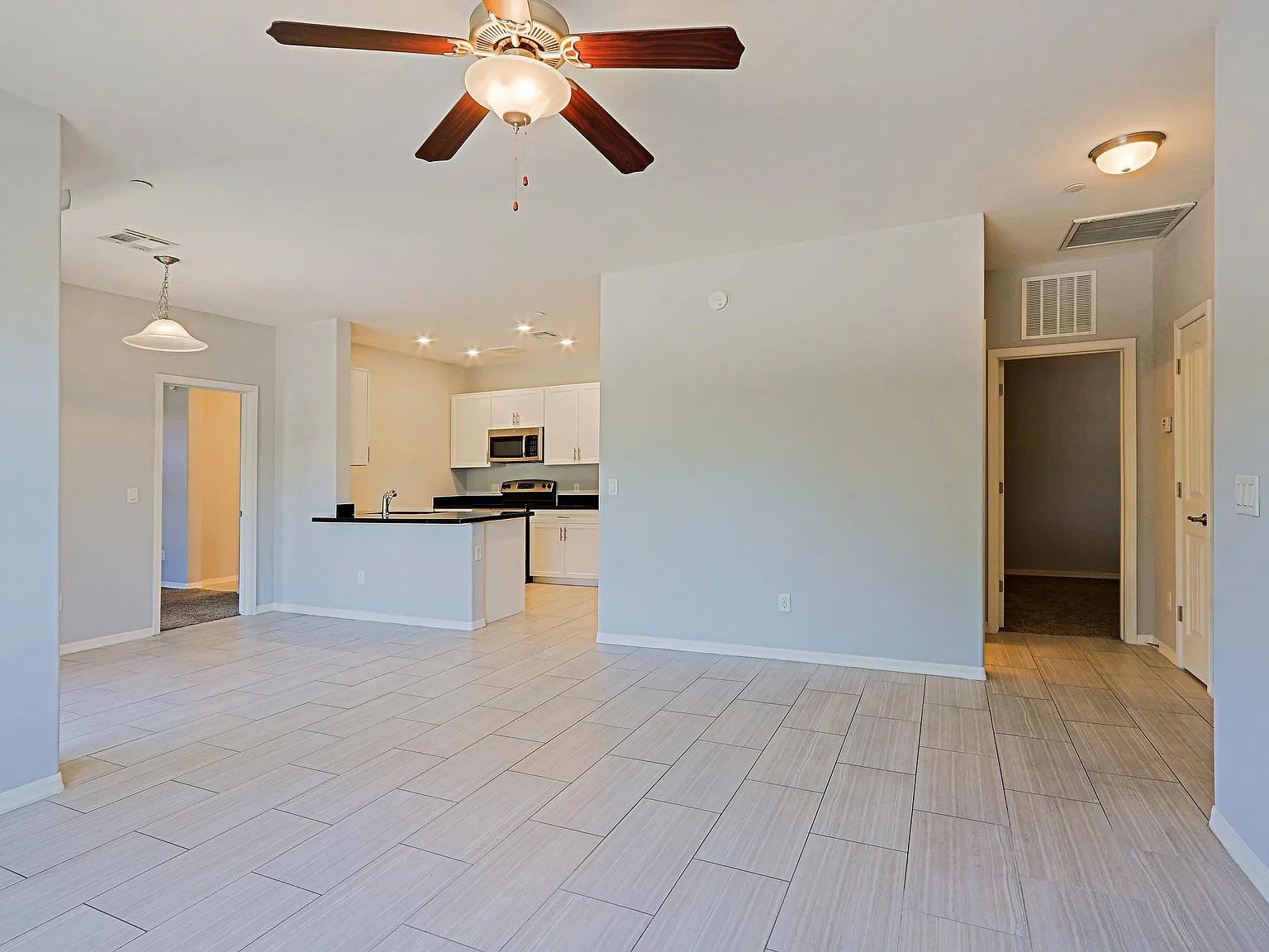 Santana Ridge Luxury Apartments — Photo 1