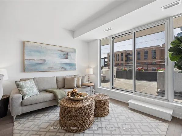 705 Davis Dr, Newmarket, ON