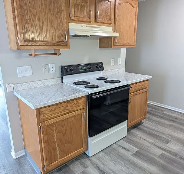 871 Kerns Dr NE — Photo 6