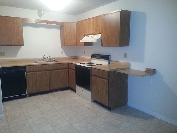 Kitchen w/Breakfast Bar