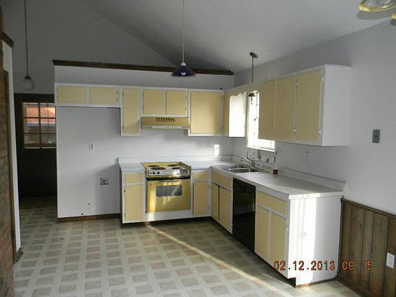 3rd image of 8520 Bridgewood Dr