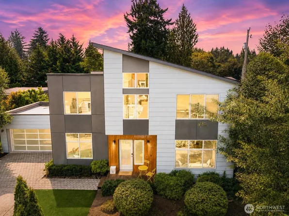 10718 15th Avenue NE, Seattle, WA 98125