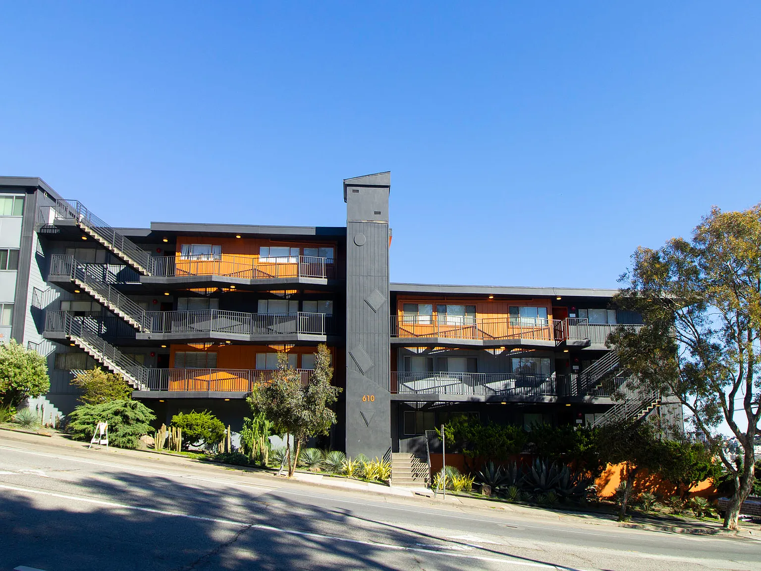 610 Clipper — Photo 2