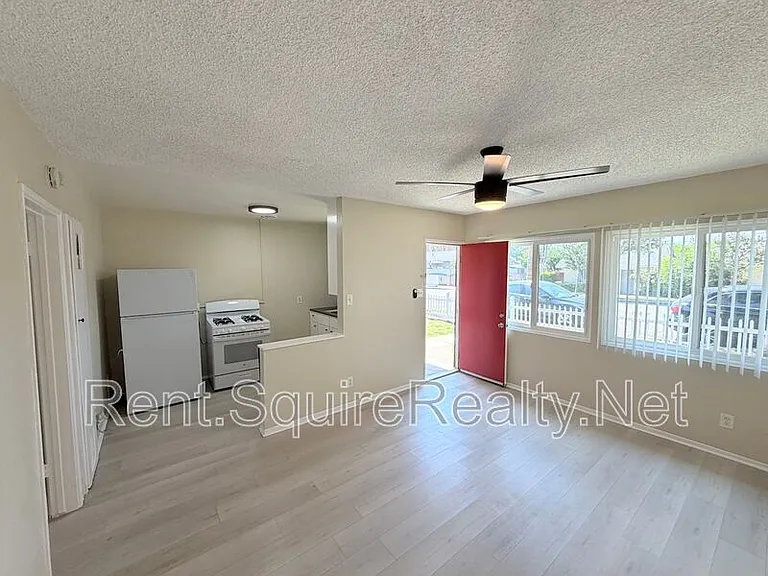 247 W 9th St — Photo 3