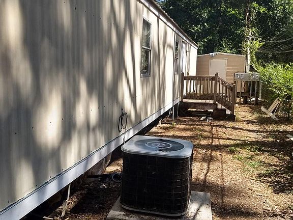 2nd image of 2205 Dora St #2205