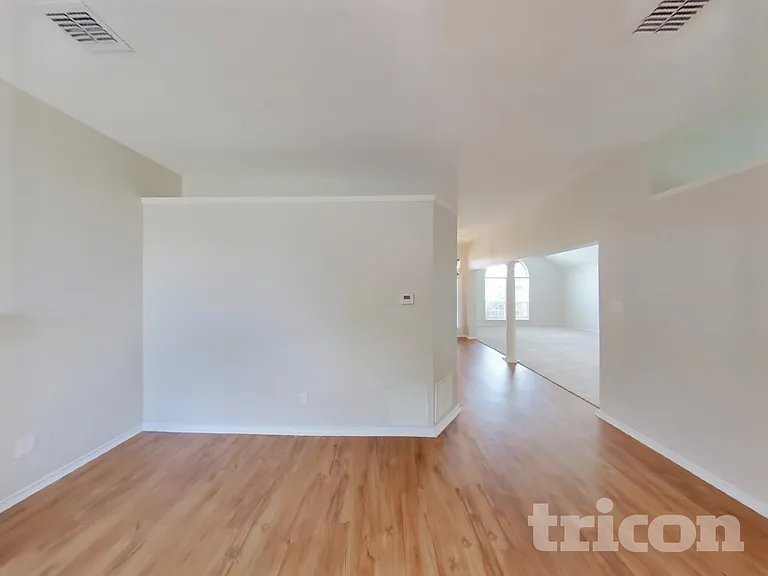 8021 Ashridge Rd — Photo 2