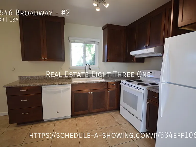 1546 Broadway #2 — Photo 6