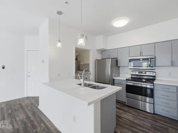 5302 E VAN BUREN Street #2009, Phoenix, AZ 85008