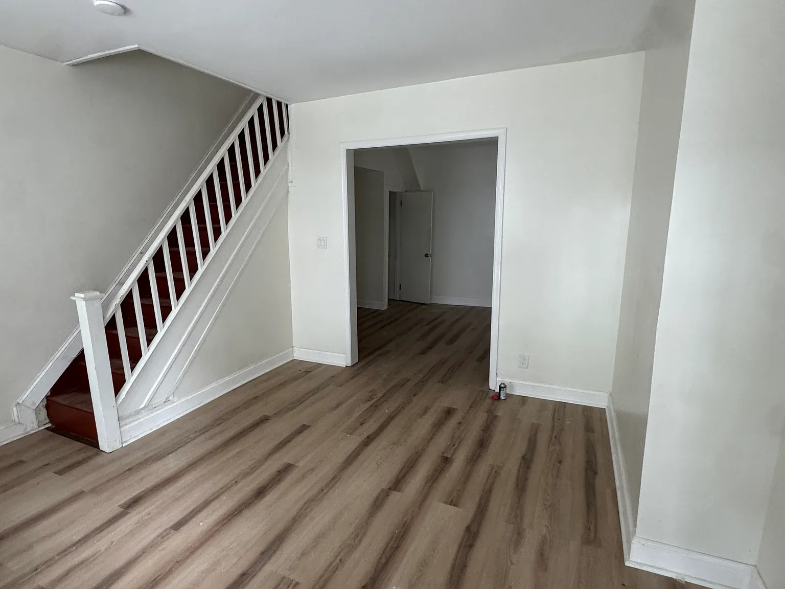 5 bed, 2.5 bath, 1290 sqft, $2,000 — Photo 4