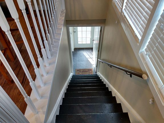 entry stairs with tiled entry