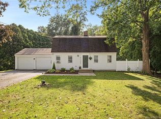 37 Smith St, East Hampton, CT 06424
