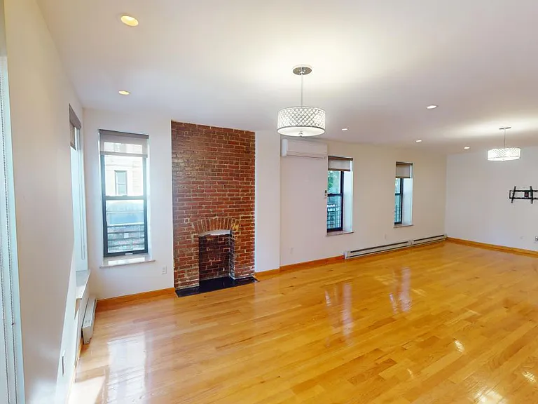 400 E 78th St #10 — Photo 2