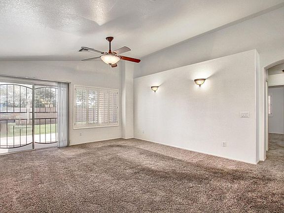 4th image of 219 W Oxford Ln