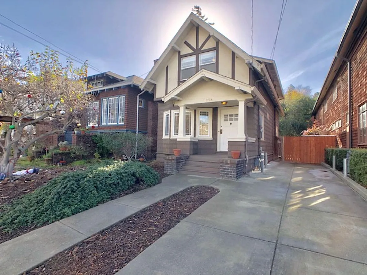 Building Photo - 1714 Santa Clara Ave