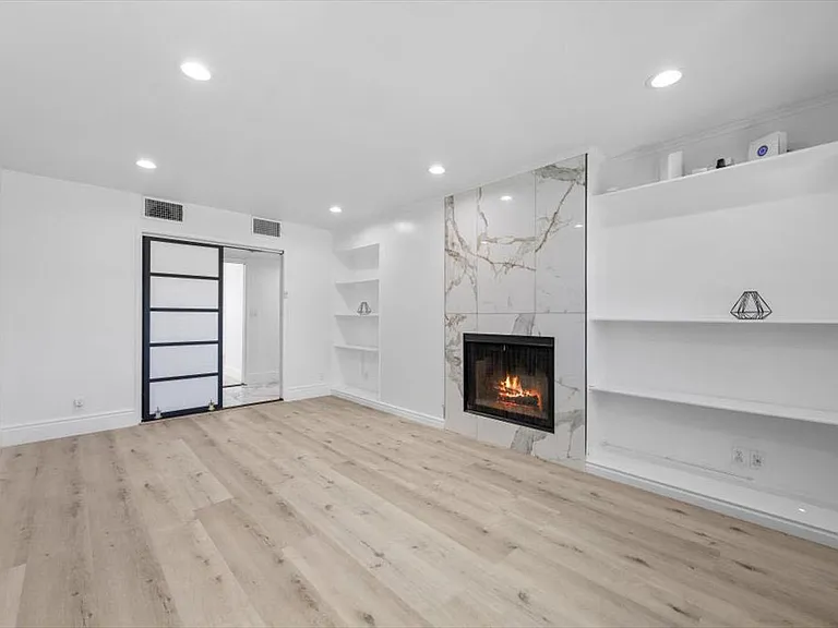 1695 Montessouri St — Photo 27