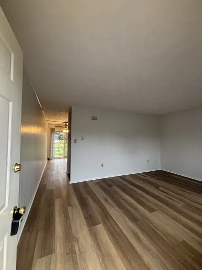 Arbor Manor — Photo 2