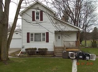 1051 Midland Rd, Bay City, MI 48706