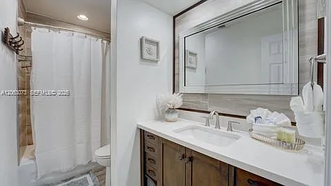 112 NE 10th Ave — Photo 21