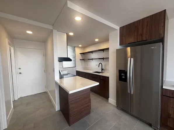 1025 Kalo Pl APT 807, Honolulu, HI 96826