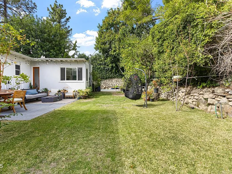 3323 Reta St — Photo 6