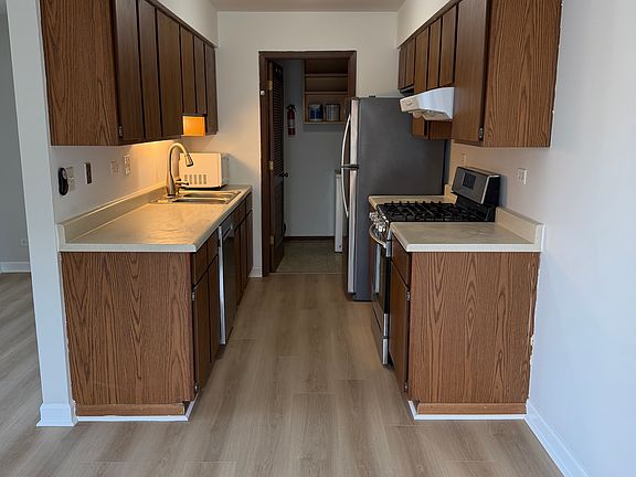 4th image of 1609 Durham Ct APT D