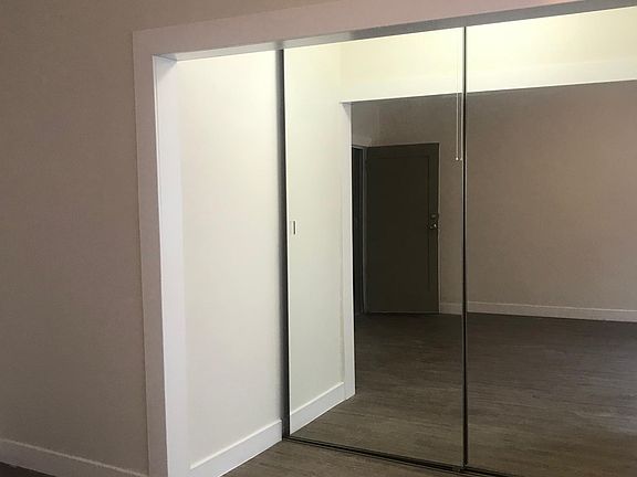 2nd image of 1932 W 25th St APT 17